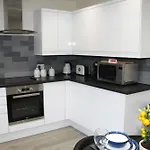 City Centre Town House With River Walks And Free Parking C27Hk