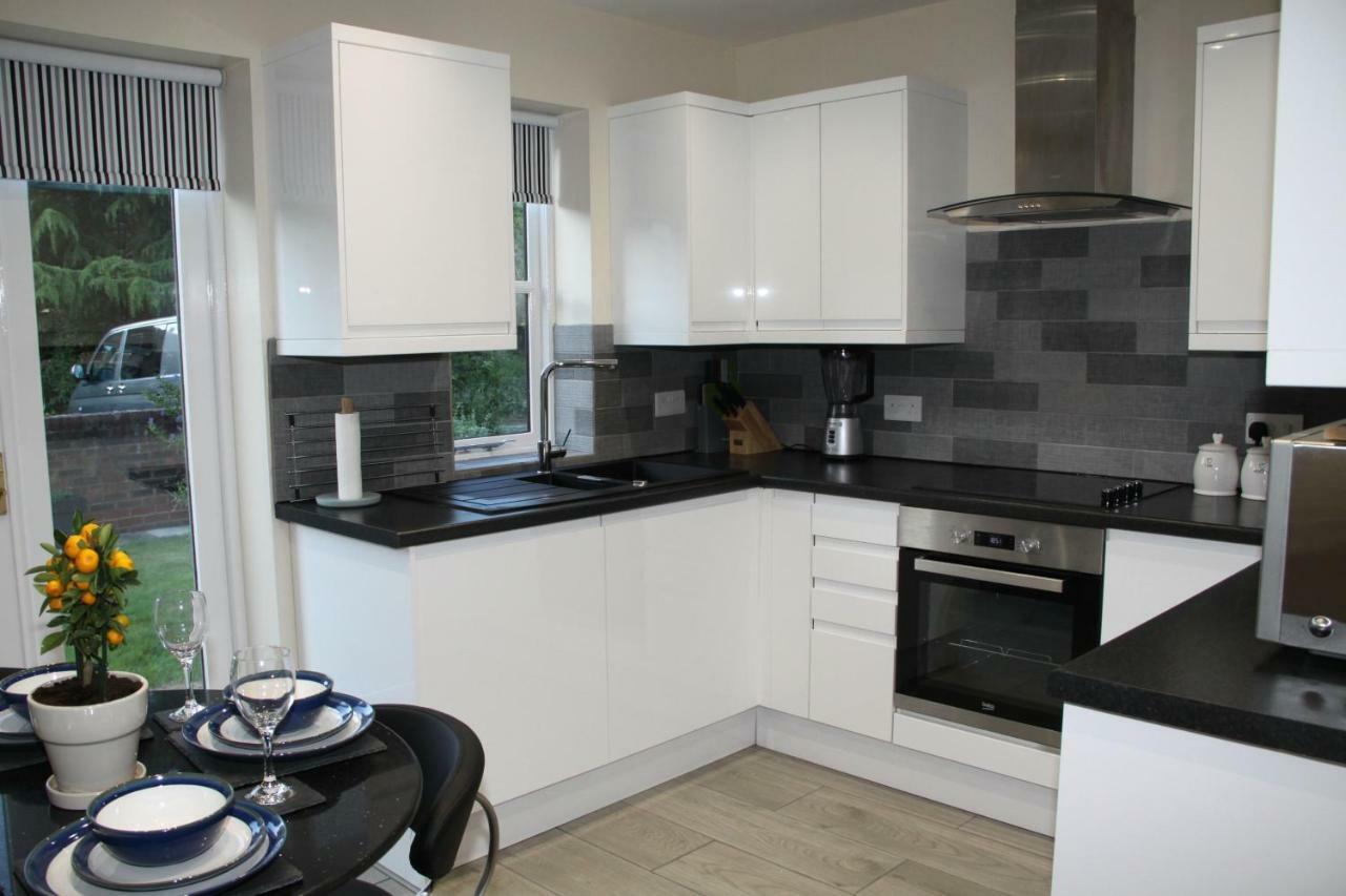City Centre Town House With River Walks And Free Parking C27hk